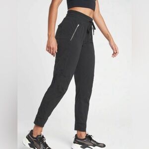 Athleta Trekkie North Jogger Light Gray Women Size 8 Pockets Drawstring Pull On‎